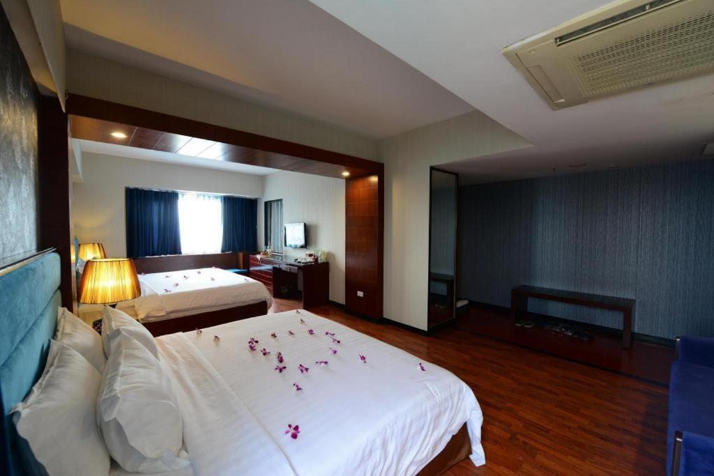Hanoi Antique Legend Hotel Buitenkant foto
